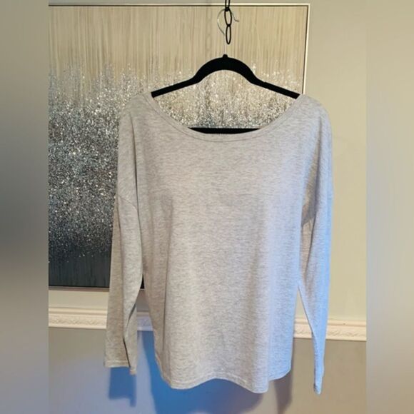 🔴XL Ecowish Top with crisscross cut out back very light. Long sleeve - Picture 1 of 4